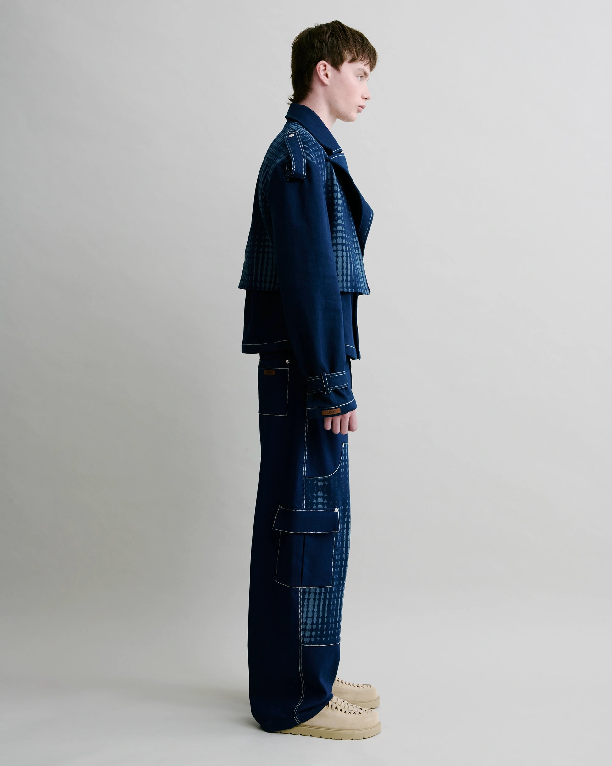 Short Graphic Trench