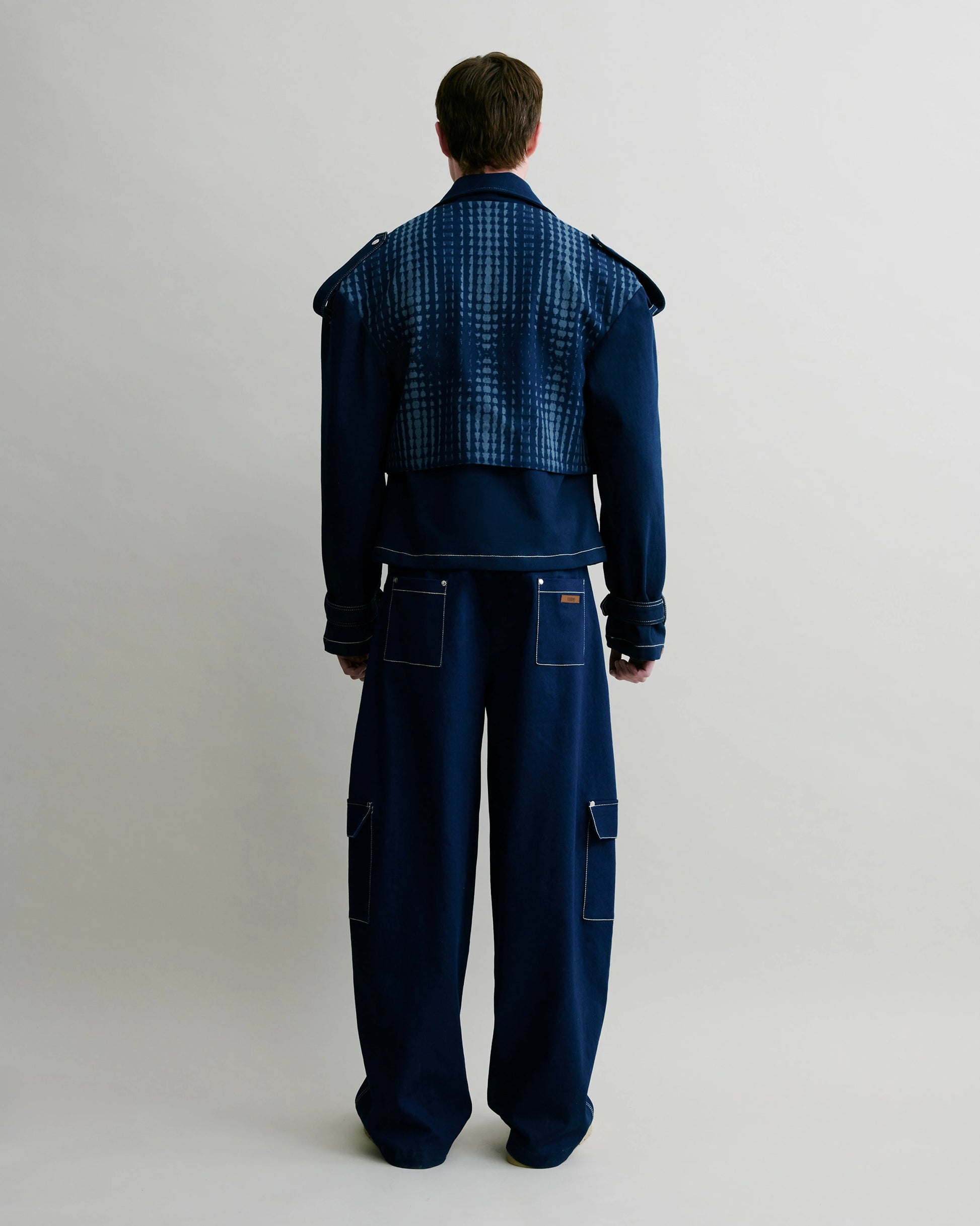 Short Graphic Trench